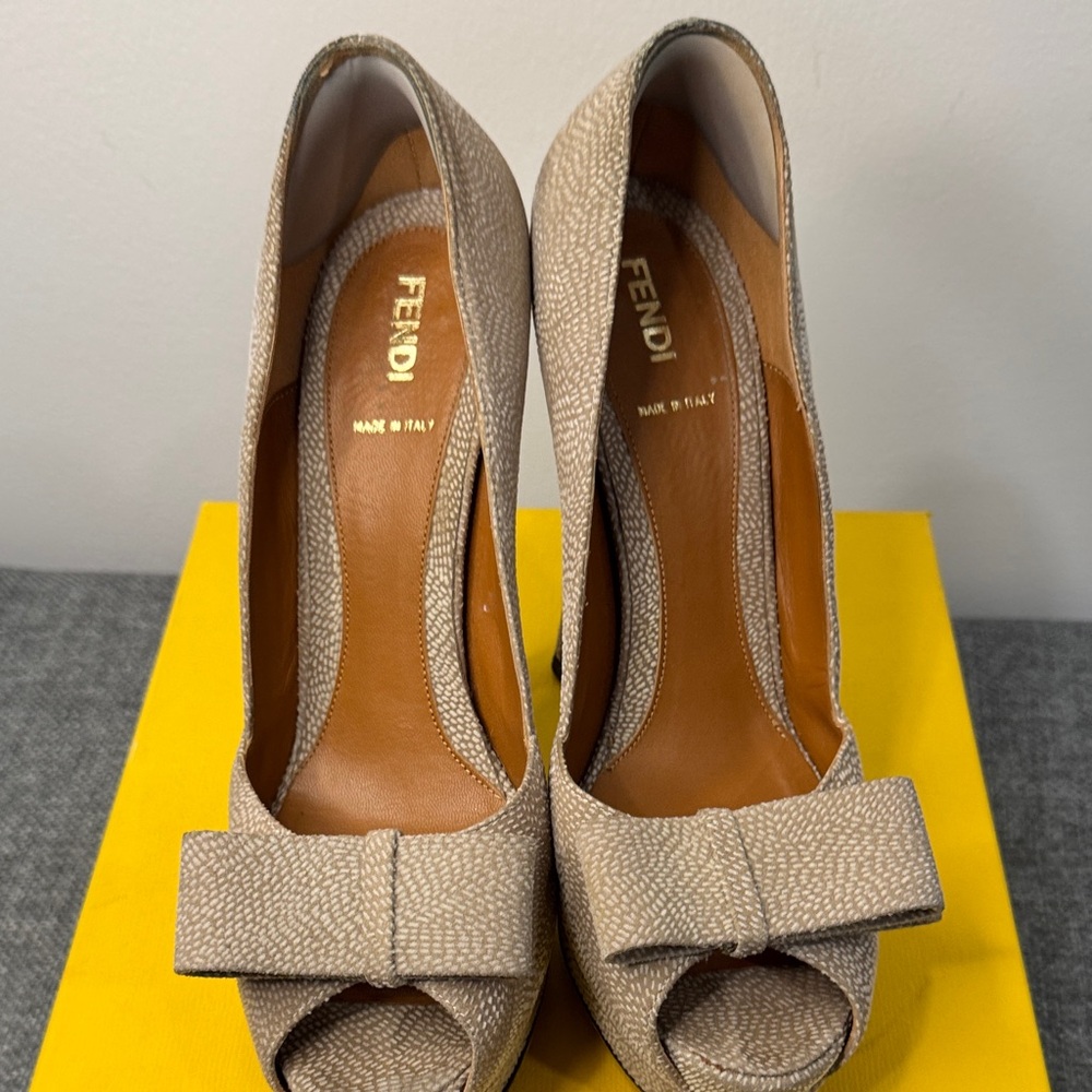 Fendi Beige Bow Peep-Toe Heels